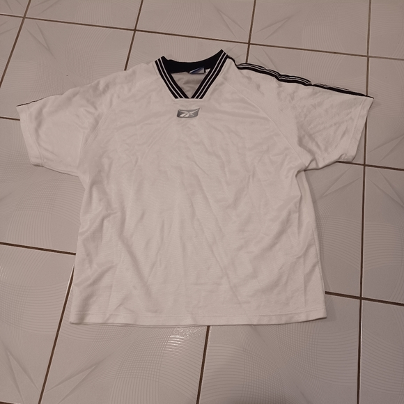 4/$40 Thick White Reebok Tee - Size Large - Picture 7 of 9